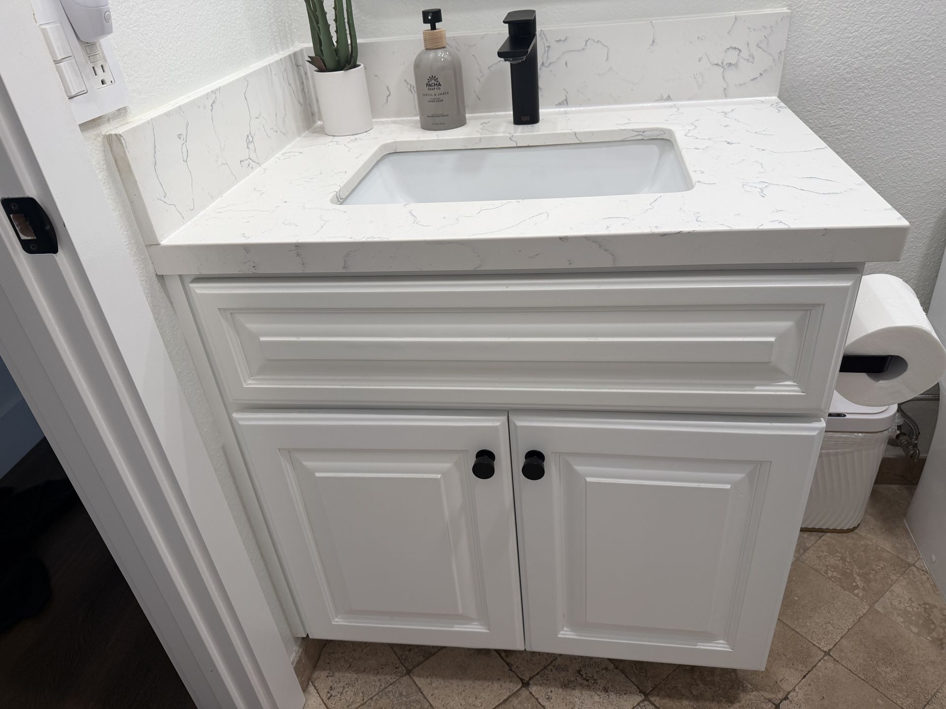 BATHROOM COMPLETE VANITY WITH WHITE QUARTZ TOP