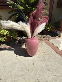 Blush ceramic floor vase w/ plumes