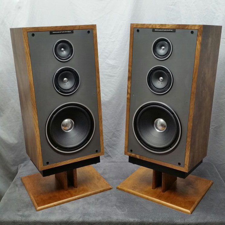 Vintage Marantz CS-65 Audiophile Speakers With Stands Grills Mint Condition Rare