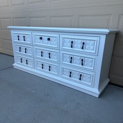 White 9-Drawers