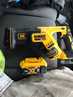 Dewalt reciprocating saw with 5ah battery brand new