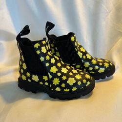Native Boots Kids Size 7
