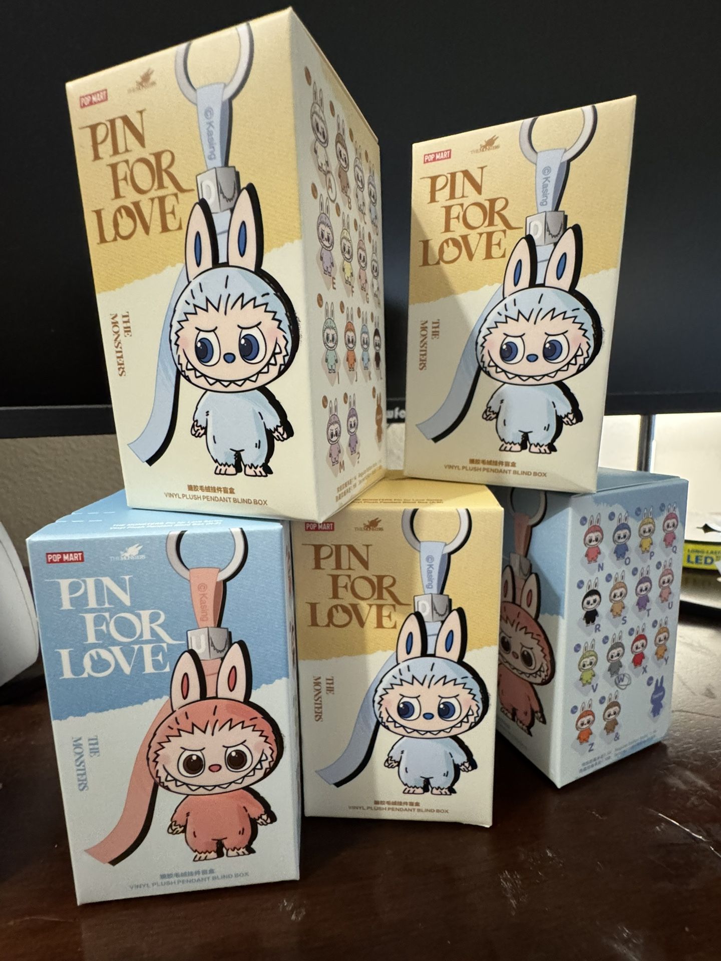 Labubu Pin for love mini