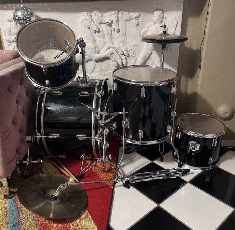 Remo Drum Set