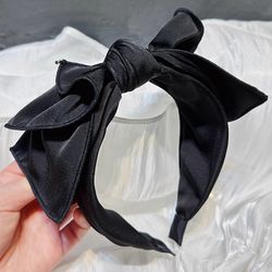 Black bow headband