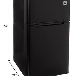 3.2 Ft Mini Fridge (freezer and fridge combo)