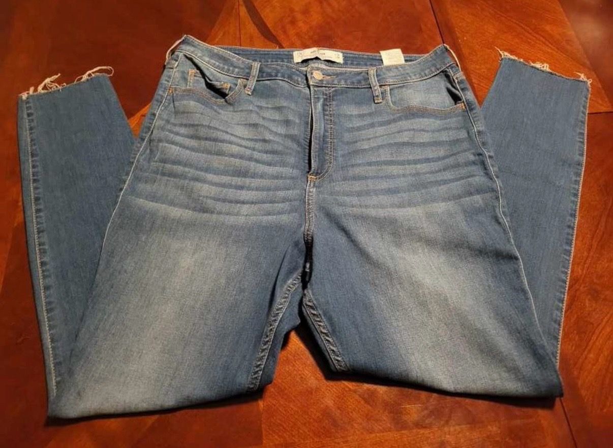 Hollister Jeans Size 17