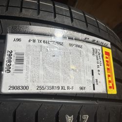 255/35/19 Pirellie P-Zero Pz4 Run Flat