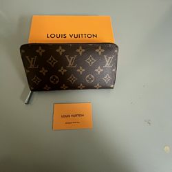 Louis Vuitton Dark Brown Monogram Clutch For Sale