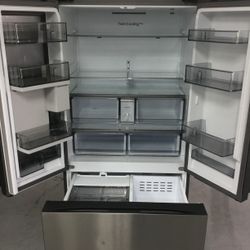 Samsung French Door Refrigerator in Pantry Drawers with Dual Ice Maker with Ice Bites and Beverage Center