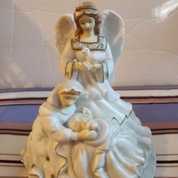 Christmas Musical Bisque Figurine Sankyo (Plays Silent Night) xmas Z