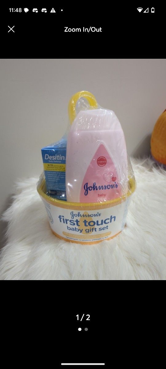 Johnson's First touch baby gift set