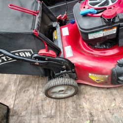Briggs & Stratton Lawnmower 