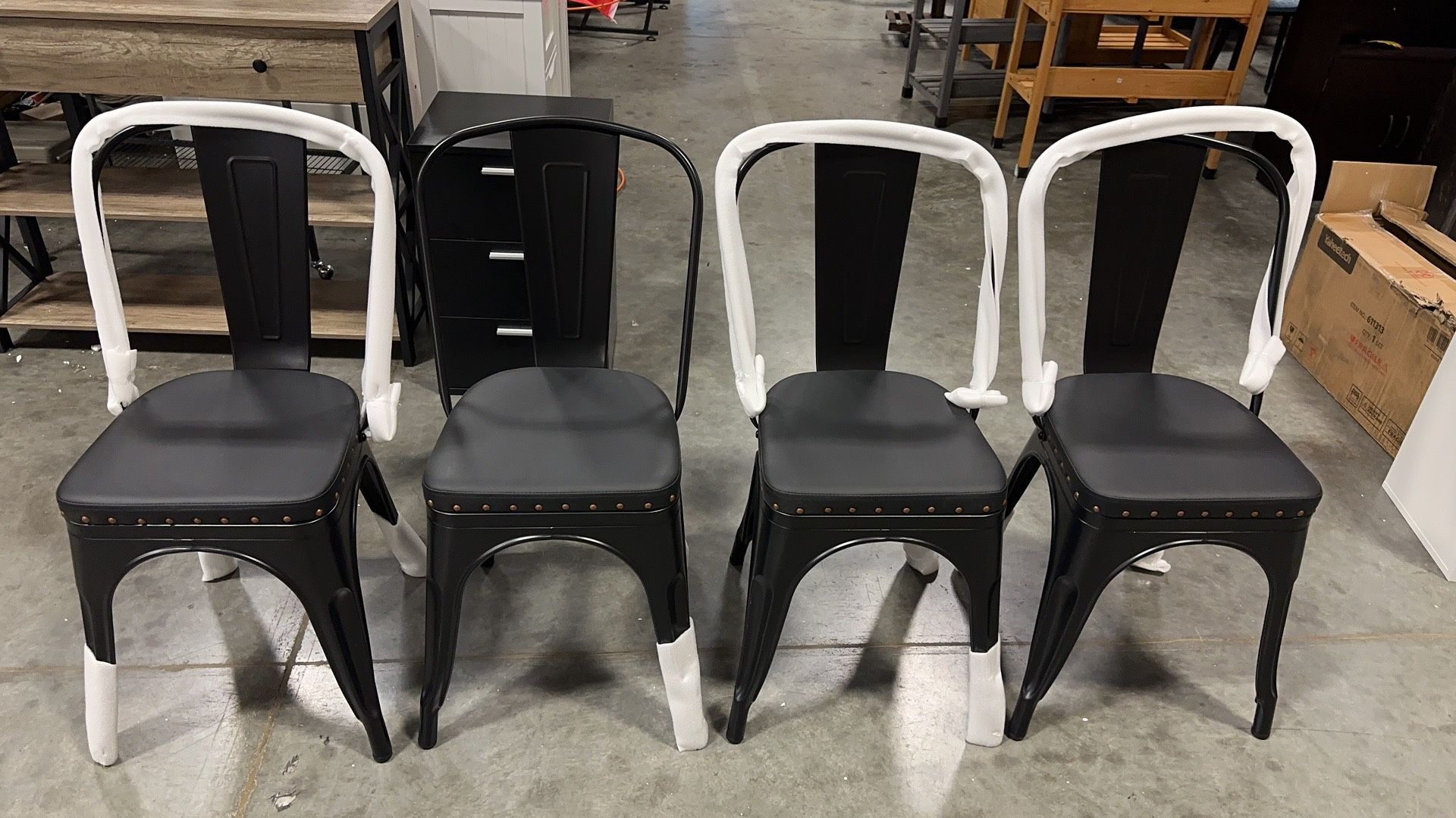 #011808 4pcs Metal Dining Chairs with PU Leather Seat High Back Soft Cushioned Industrial Classic Iron Chairs Chic Dining Bistro Cafe Coffee Chair 18 