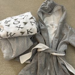 Infant Bath HoodedTowels And Robe
