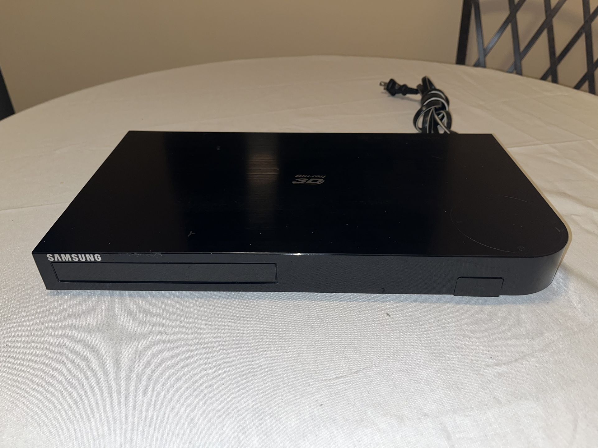 Samsung BD–H5900 Blu-ray Player (No Remote)