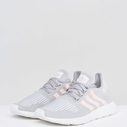 Women’s Size 7 Adidas 