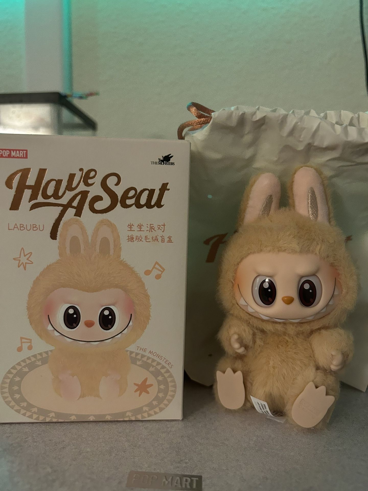 LABUBU - HAVE A SEAT “BABA”