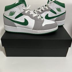 Jordan 1 Mid Pine Green Gs Size 6y