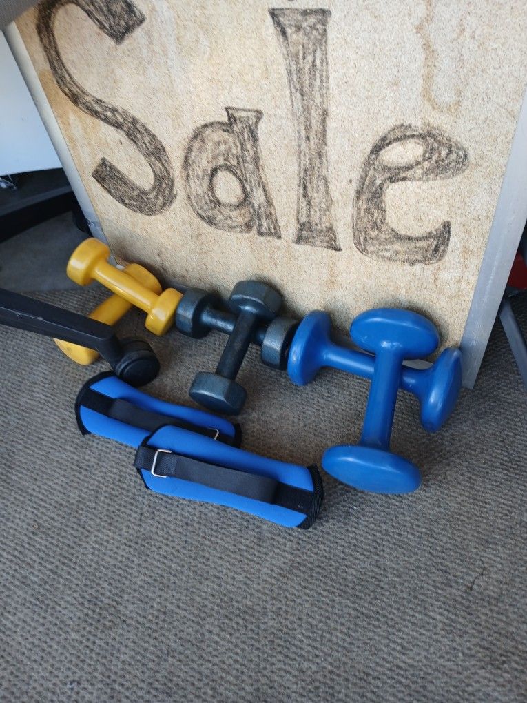 Weights! 2-5-lbs 1-10-lbs/Weights!set of Wrist Weights!