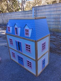 DOLLHOUSE