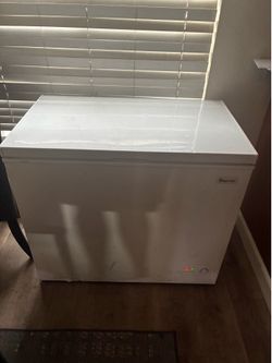 Mid size deep freezer