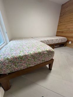 2 twin bed frames + mattresses