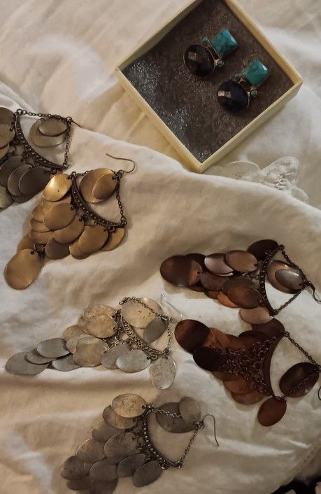 4 Pair Of Unused Vintage Earrings