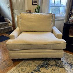 Small Love Seat 