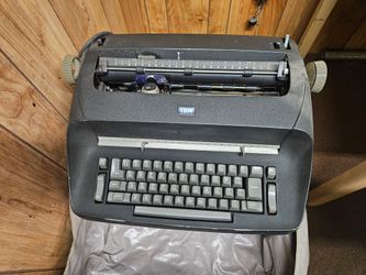 IBM Selectric Electric Typewriter