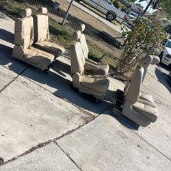 Complete Leather Seats Off 2007 GMC Denali