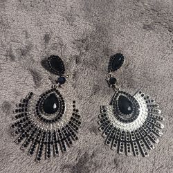 Black And Clear Earings 