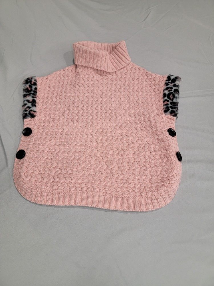 Adorable Sweater Shall/poncho