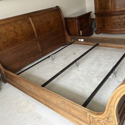 Thomasville Wooden King Sleigh Bed 