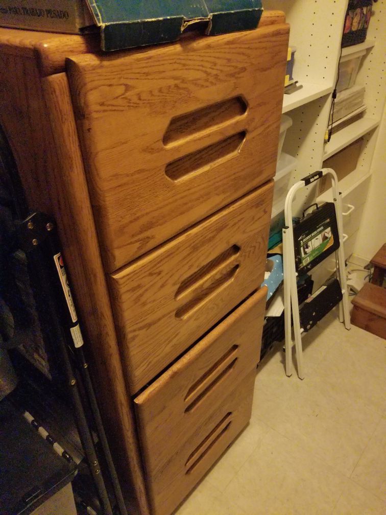 Oak file cabinet 4 drawer