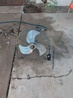 Lasko high velocity floor fan