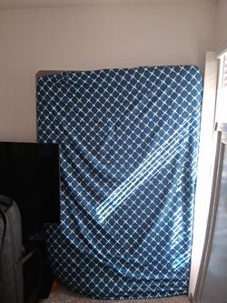 Full Sized Rooms To Go Matress And Bunky Board