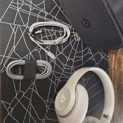 Beats - Studio Pro Over-The-Ear Wireless Headphones - Sandstone