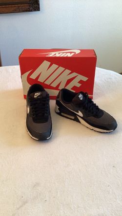 Nike Shoes | Men’s Nike Air Max 90 | Lightly Used | Black | | Size 8.5