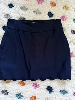 Crown & Ivy Scalloped Hem Skort