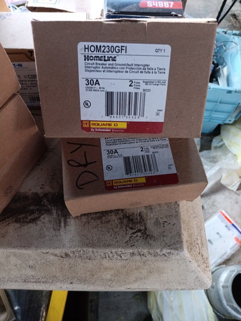 Square D Homeline 2 Pole 30 Amps Gfi Breakers 100 Each