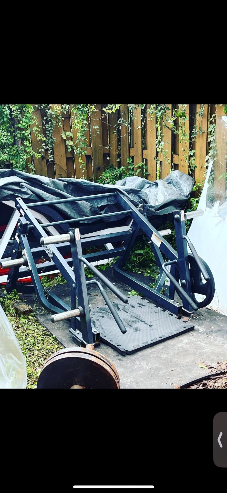 Hammer Strength Shrug Machine 