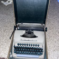 Smith-Corona Tower Commander Vintage1957 Working Manual Portable Typewriter Marvelous Matte Finish Writers Creative Instrument Collaborator