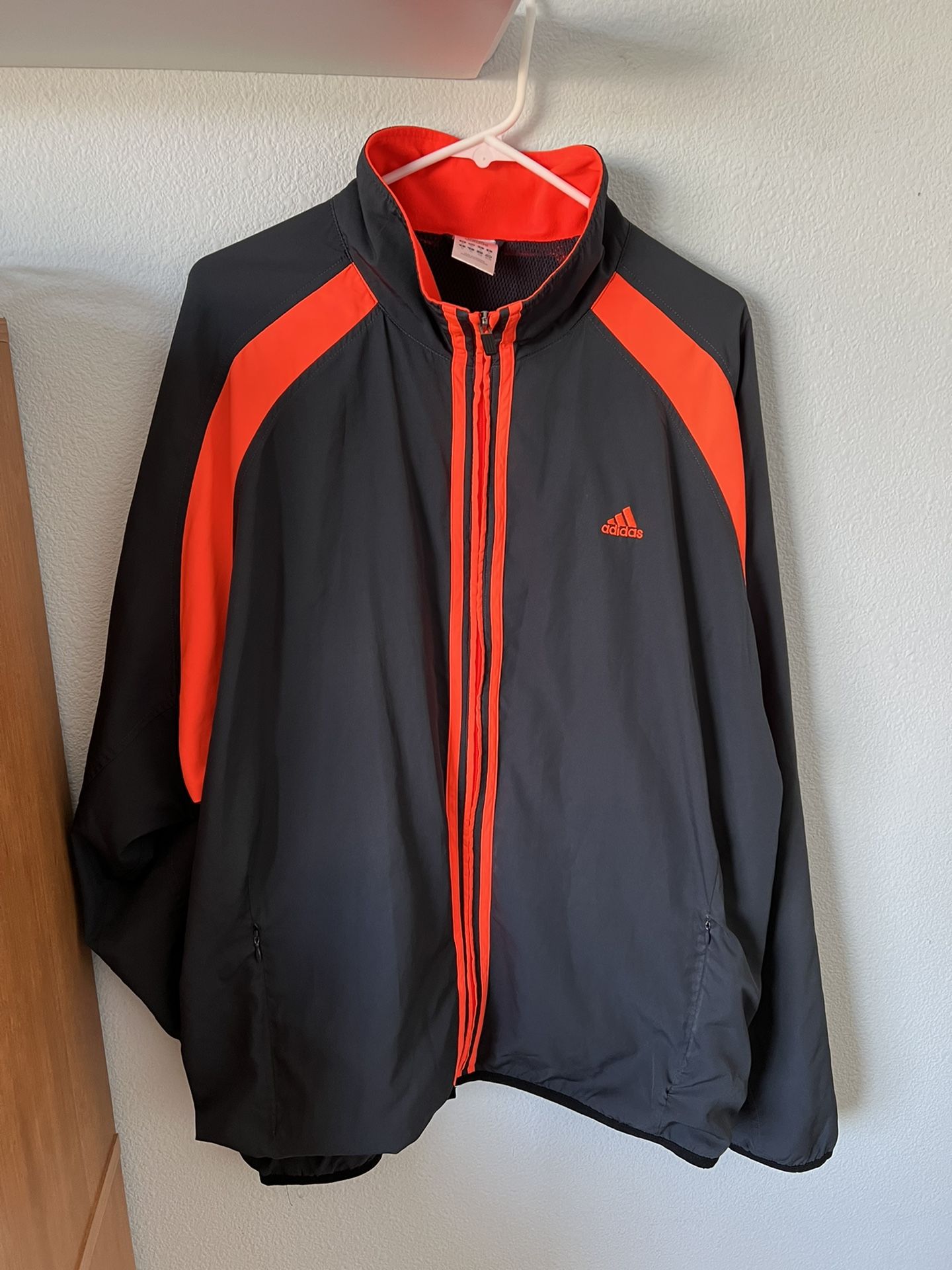 Men Adadis Lightweight Windbreaker/Jacket, size XL.