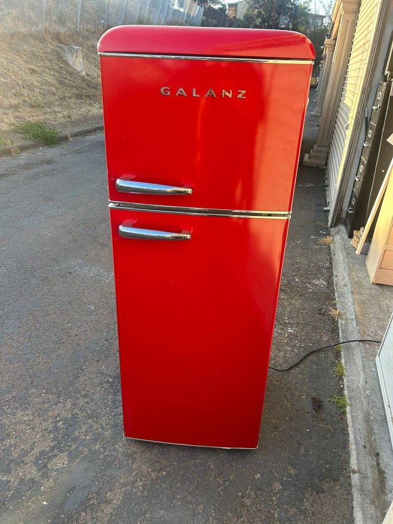 Refrigerator For Sale