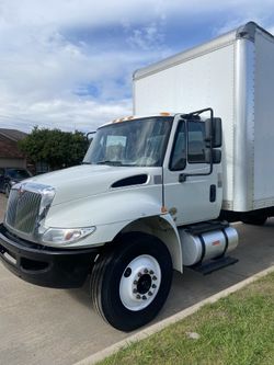 2019 International Cummins Box Truck