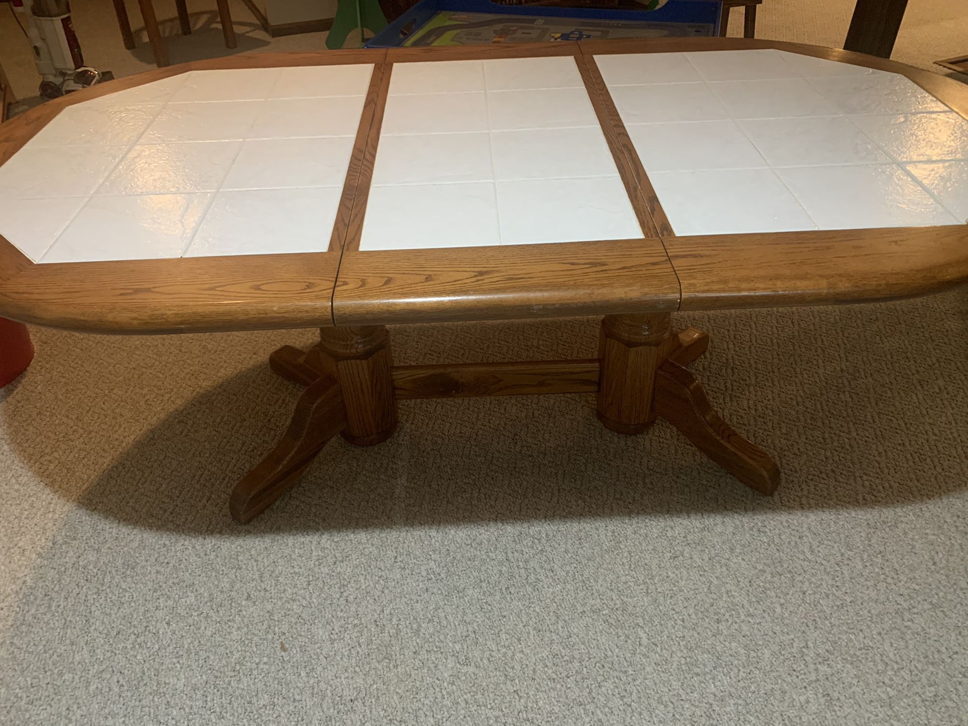 Dining/Kitchen table, great condition