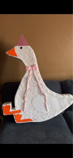 Goose piñata