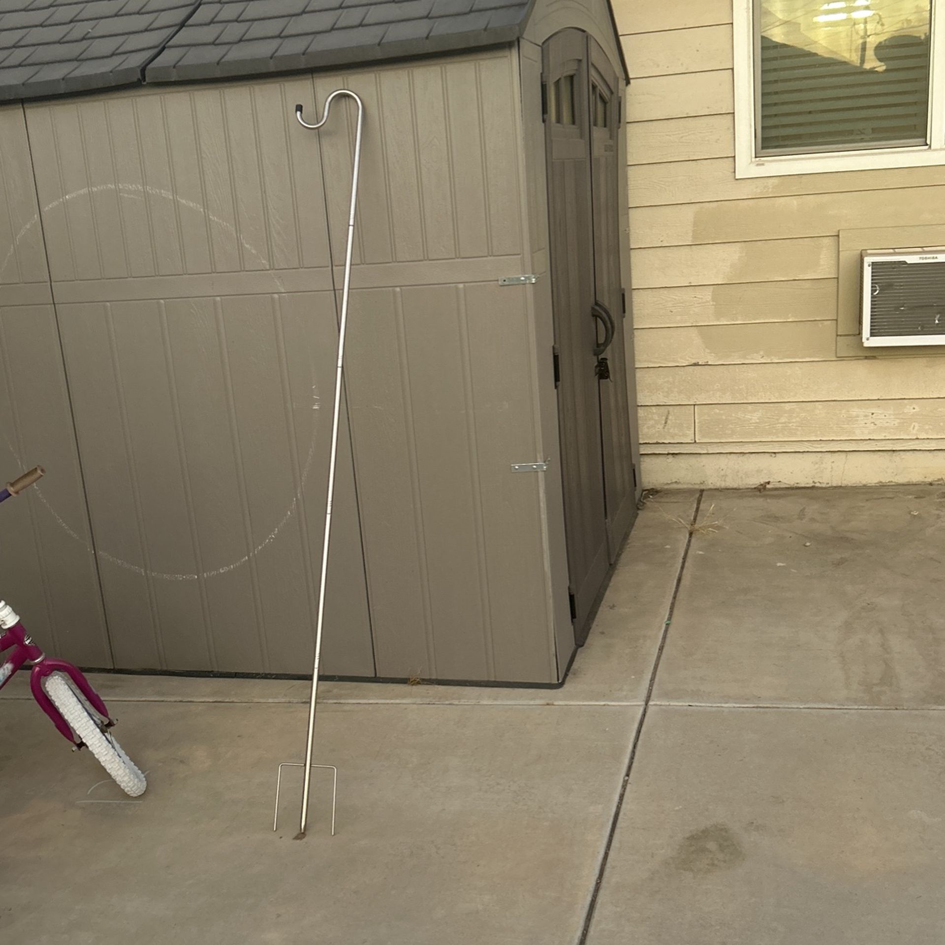 Adjustable Plant Holder