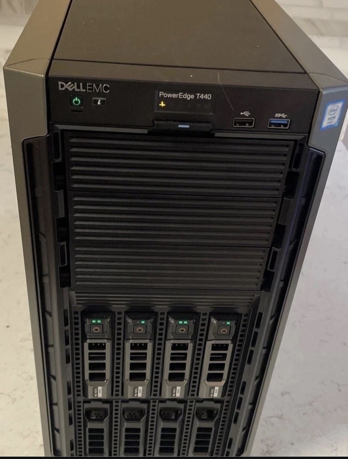 DellEMG. PowerEdge T440